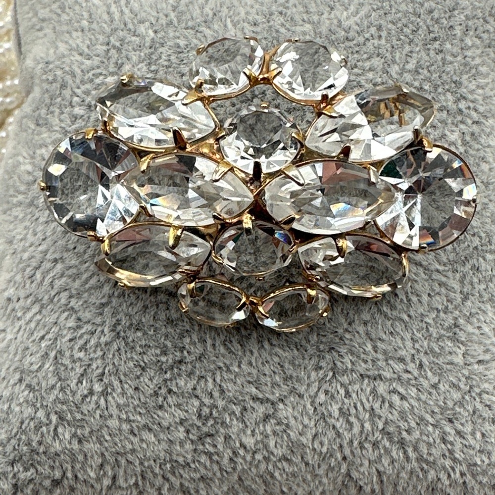 Vintage‎ rhinestones clear brooch #183